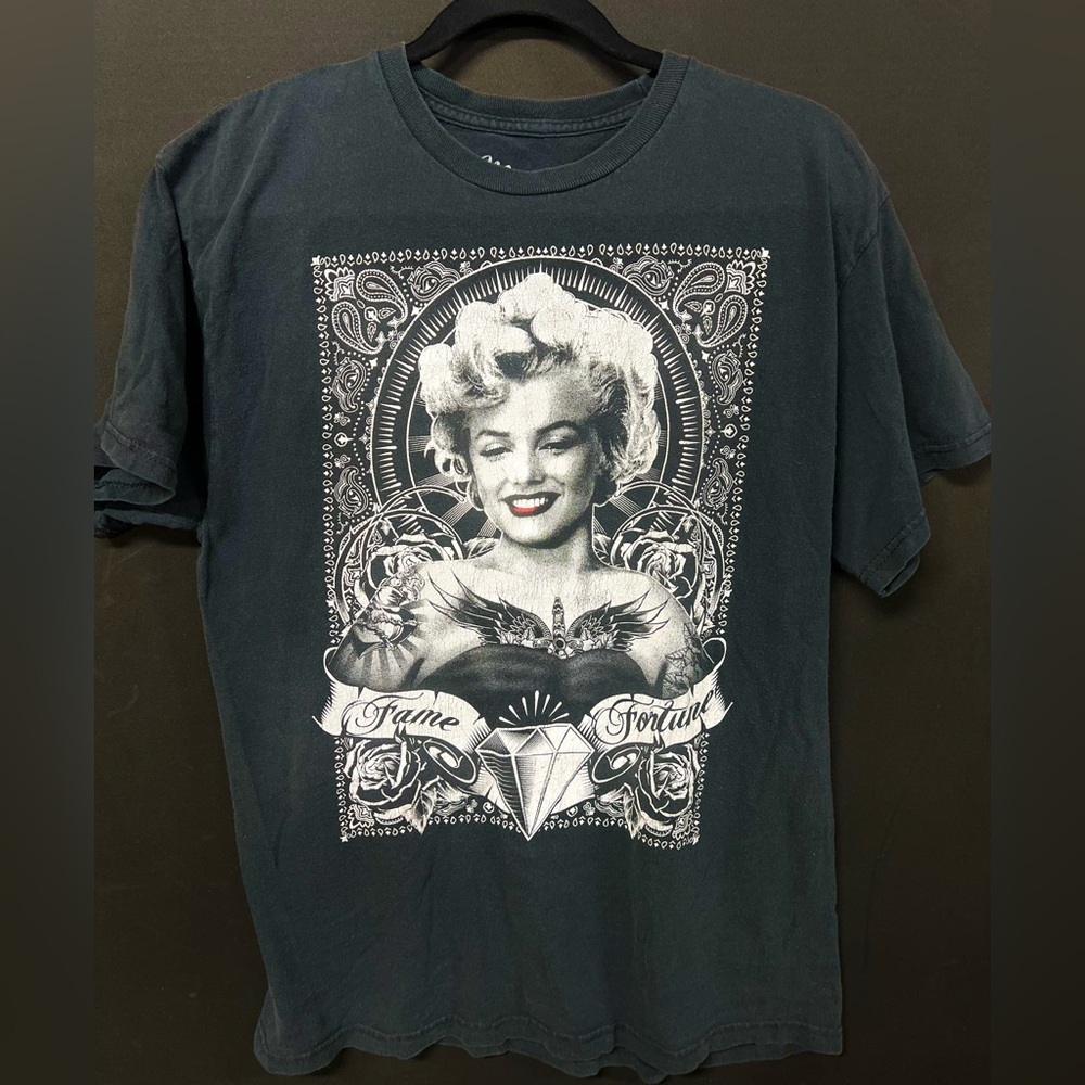 Adult Unisex, Black, Graphic T-shirt, Size Large, Marilyn Monroe